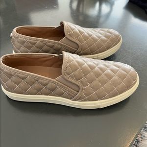 Steve Madden slip-on shoes. Size 8.